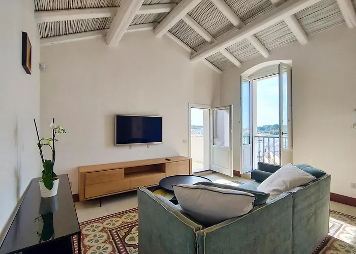 Сasa de vacaciones The Cathedral Retreats Di Casa Camilla Journey